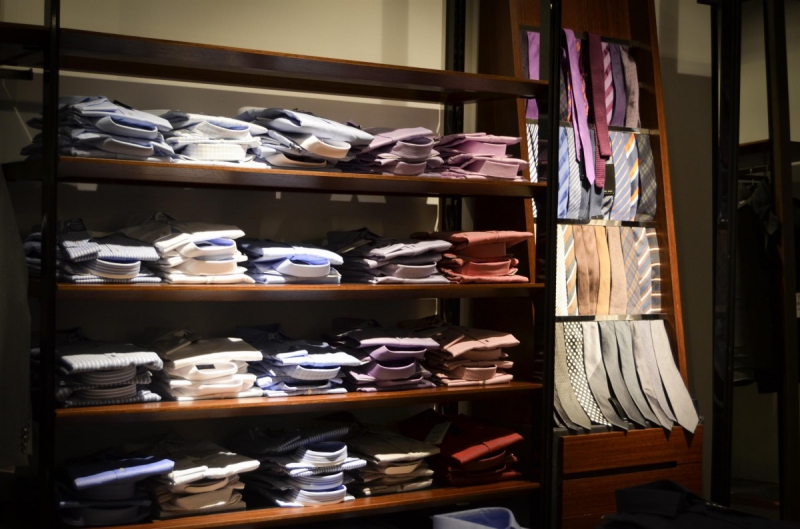 ecommerce-NICE-min_shirts_exhibition_shop_shopping_shelf_buy_business_clothing-940715